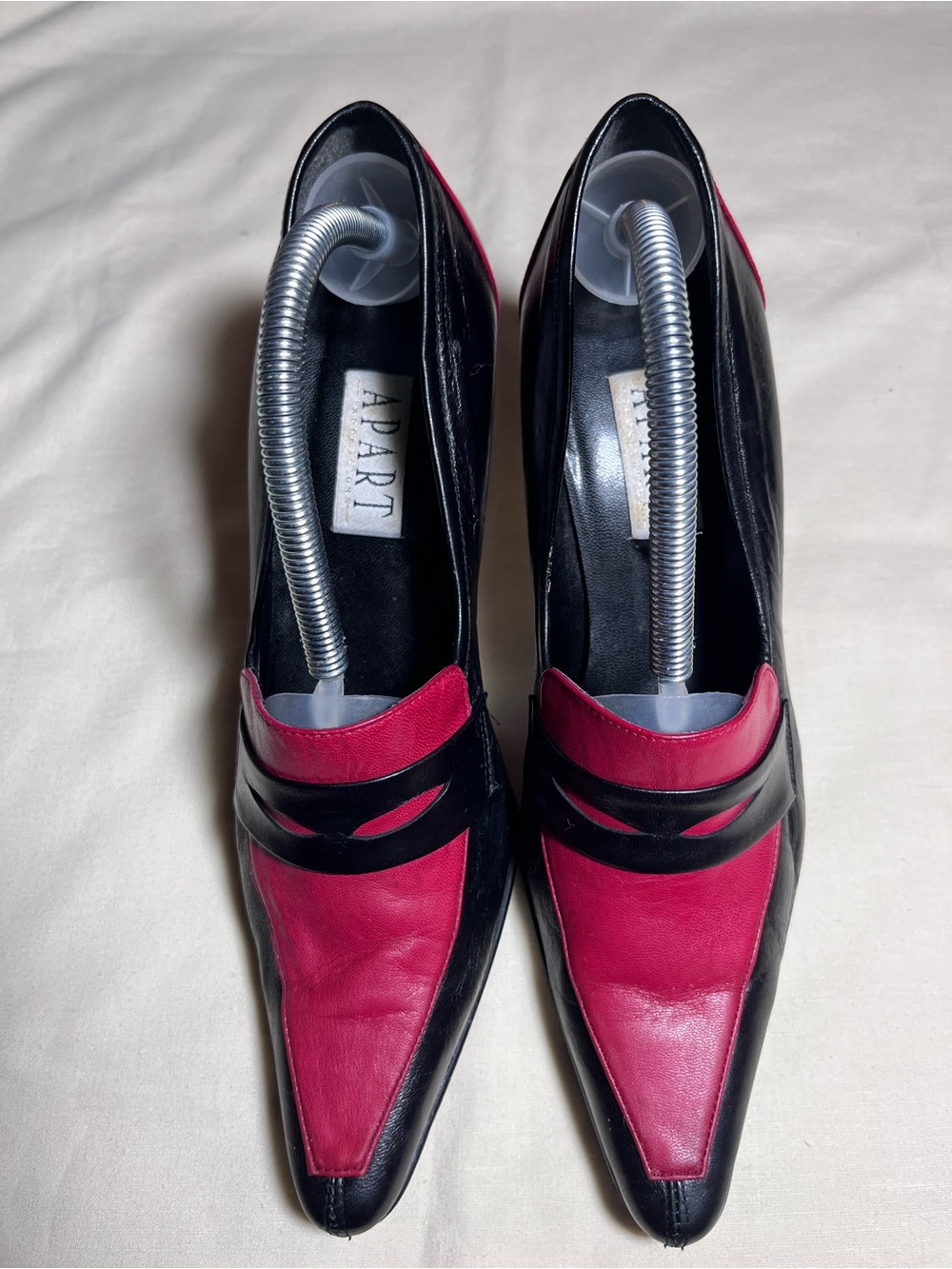 VTG 1990s Apart Two-Tone Red & Black Pointed Toe Loafer Pumps Size 8.5